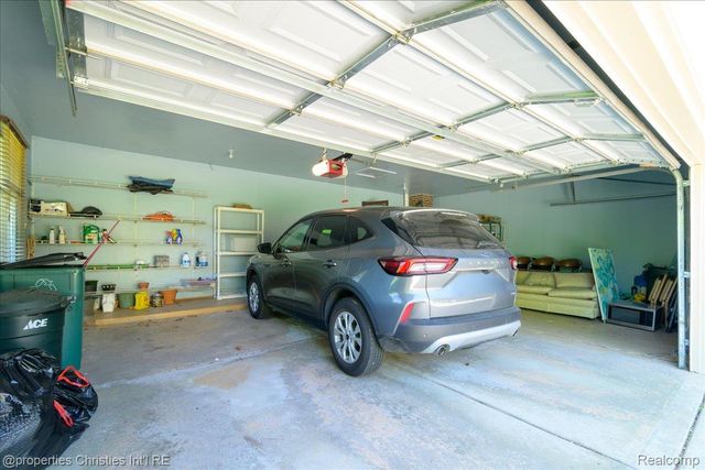 2901 Shadywood Drive, Troy, MI 48098