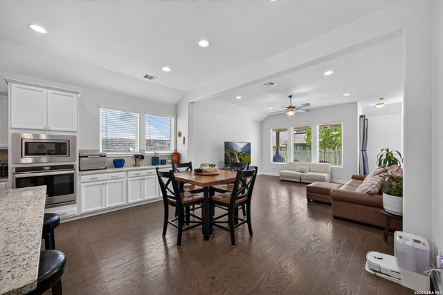 4723 ISLAND HOLW, Marion, TX 78124