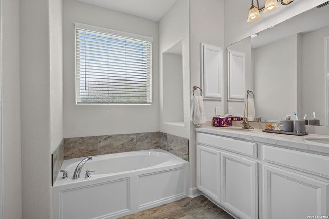 4723 ISLAND HOLW, Marion, TX 78124