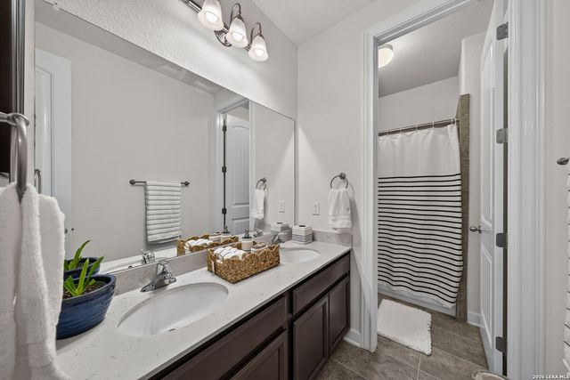 4723 ISLAND HOLW, Marion, TX 78124