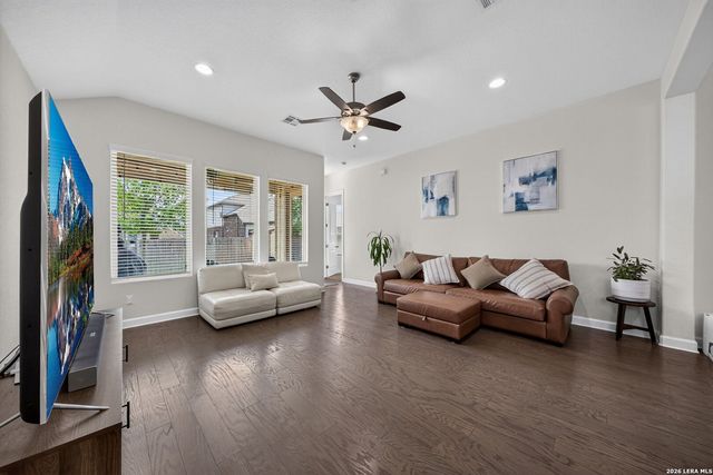 4723 ISLAND HOLW, Marion, TX 78124