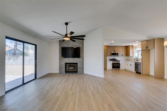 5217 Shady Grove Lane, Las Vegas, NV 89130