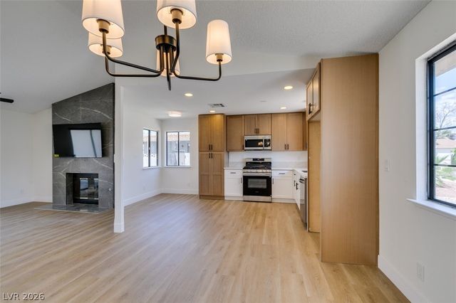 5217 Shady Grove Lane, Las Vegas, NV 89130