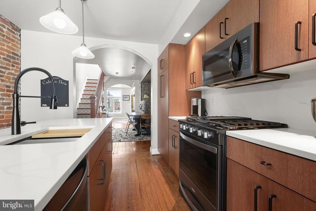 821 S DECKER AVE S, Baltimore, MD 21224