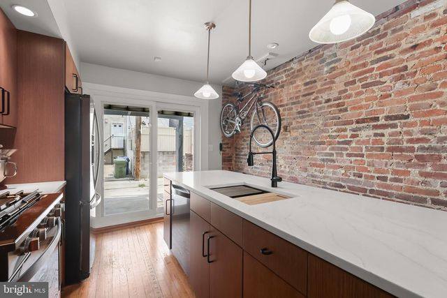 821 S DECKER AVE S, Baltimore, MD 21224