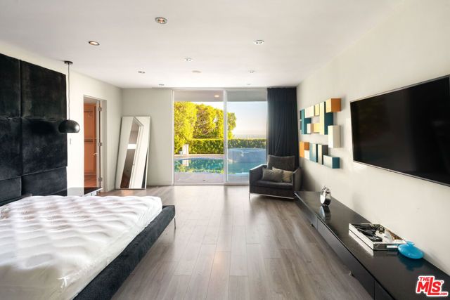 1506 Blue Jay Way, Los Angeles, CA 90069