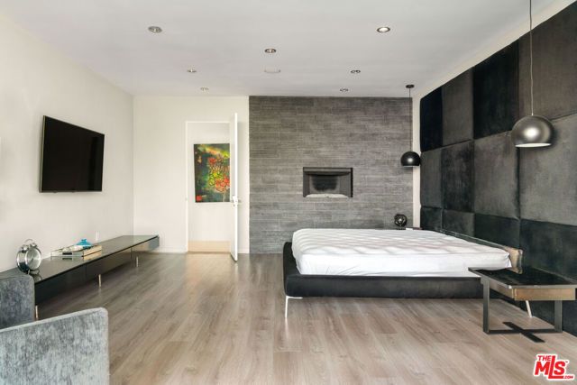 1506 Blue Jay Way, Los Angeles, CA 90069