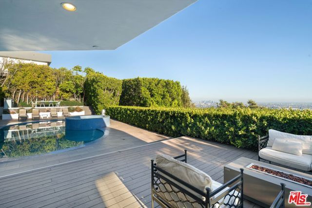 1506 Blue Jay Way, Los Angeles, CA 90069