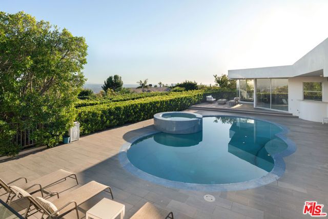 1506 Blue Jay Way, Los Angeles, CA 90069