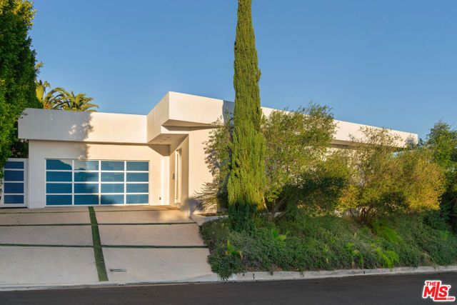 1506 Blue Jay Way, Los Angeles, CA 90069