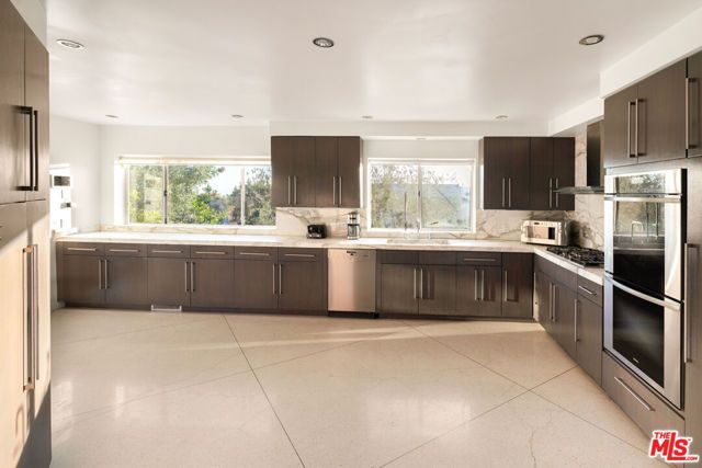 1506 Blue Jay Way, Los Angeles, CA 90069