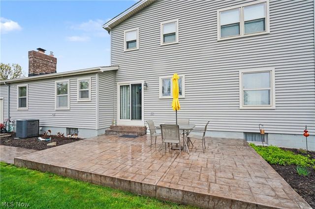 6645 Summit Drive, Canfield, OH 44406