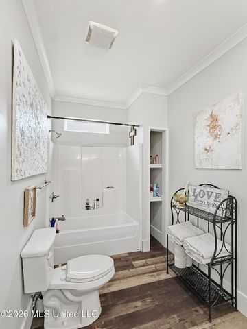 10501 Pin Oak Drive, Biloxi, MS 39532