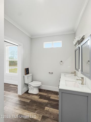 10501 Pin Oak Drive, Biloxi, MS 39532