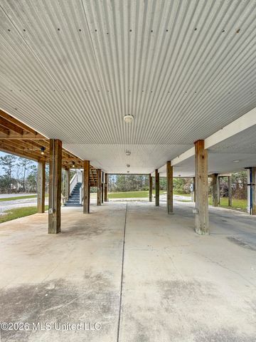 10501 Pin Oak Drive, Biloxi, MS 39532