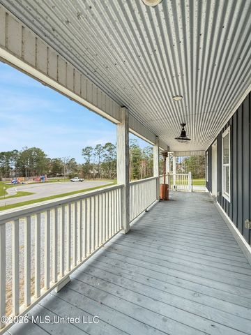 10501 Pin Oak Drive, Biloxi, MS 39532