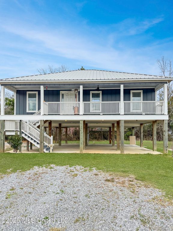 10501 Pin Oak Drive, Biloxi, MS 39532