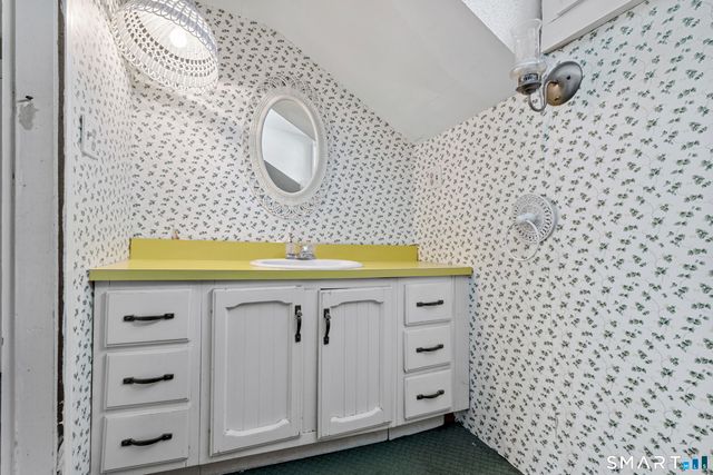 392 Boston Neck Road, Suffield, CT 06078