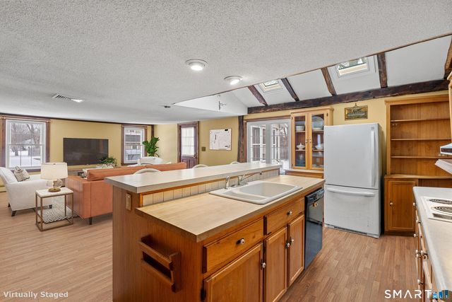 392 Boston Neck Road, Suffield, CT 06078