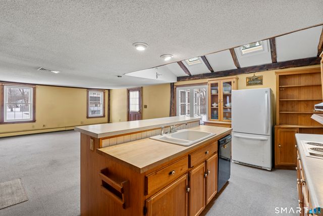 392 Boston Neck Road, Suffield, CT 06078