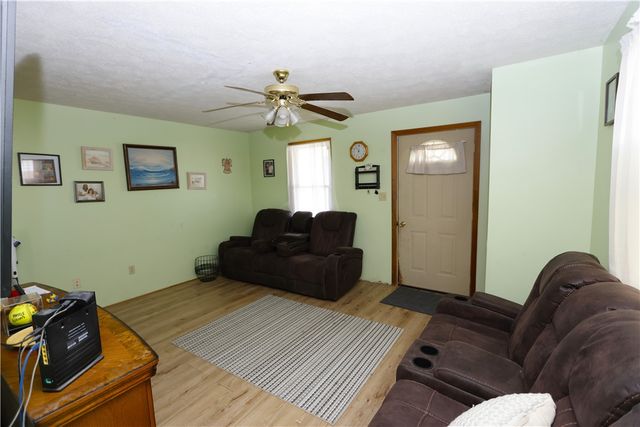 507 Oak St, Centerville, PA 15358