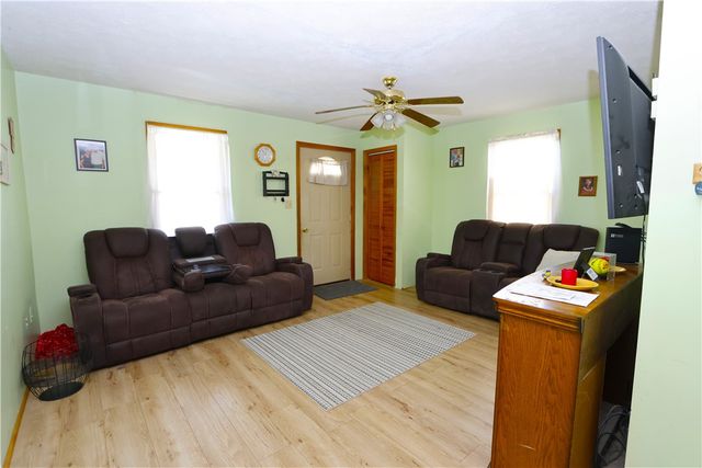 507 Oak St, Centerville, PA 15358