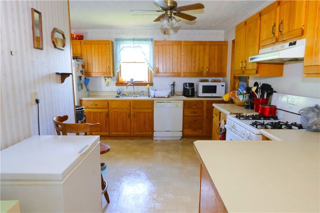 507 Oak St, Centerville, PA 15358