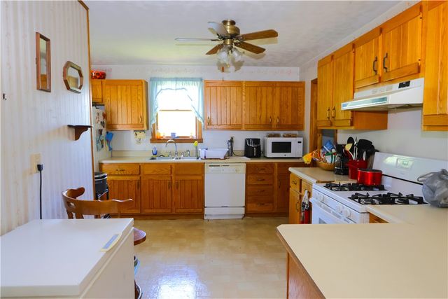 507 Oak St, Centerville, PA 15358