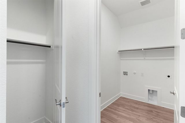 1013 Painted Horse DR, Georgetown, TX 78633