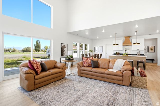3032 W SOLACE ST, Syracuse, UT 84075