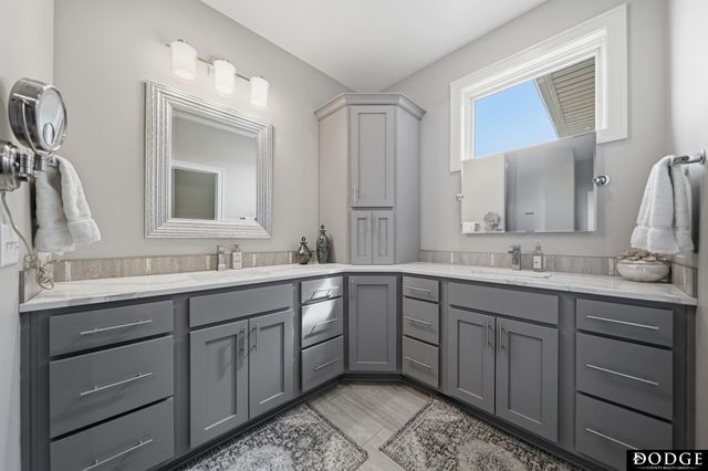 1211 W Dolores Court, Lincoln, NE 68523