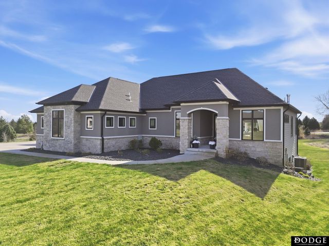 1211 W Dolores Court, Lincoln, NE 68523