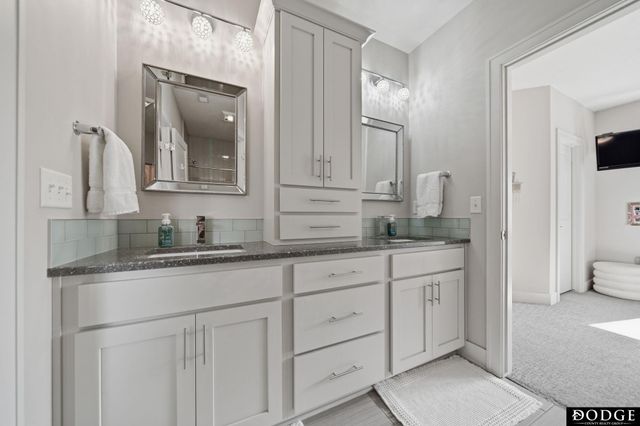 1211 W Dolores Court, Lincoln, NE 68523