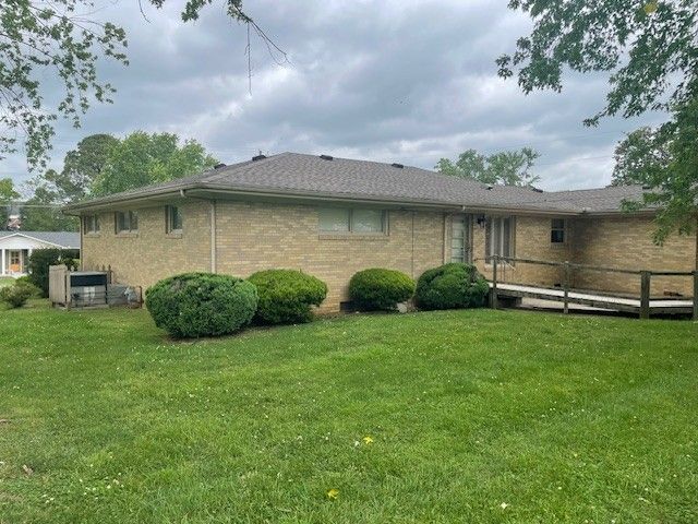 206 Fairlane Dr, Shelbyville, TN 37160