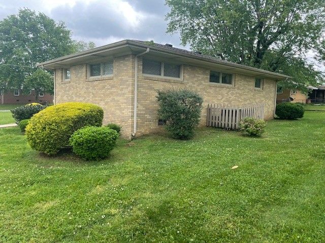 206 Fairlane Dr, Shelbyville, TN 37160