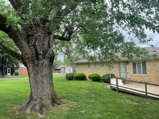 206 Fairlane Dr, Shelbyville, TN 37160