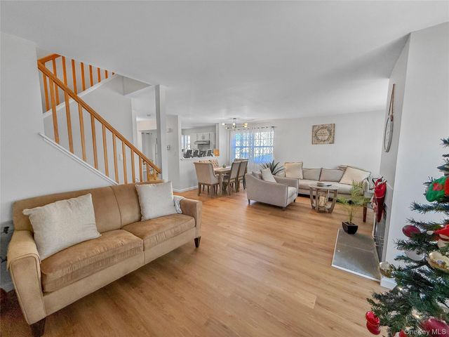 50 Lois Lane, Monroe, NY 10950