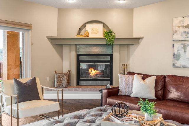 18 Tierra Monte Drive NE, Albuquerque, NM 87122