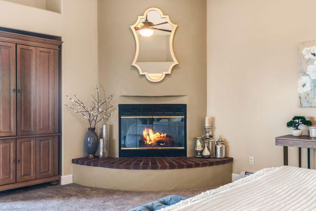 18 Tierra Monte Drive NE, Albuquerque, NM 87122