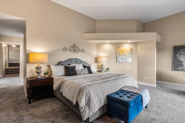 18 Tierra Monte Drive NE, Albuquerque, NM 87122