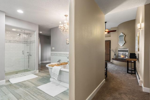 18 Tierra Monte Drive NE, Albuquerque, NM 87122