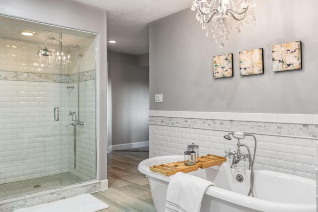 18 Tierra Monte Drive NE, Albuquerque, NM 87122