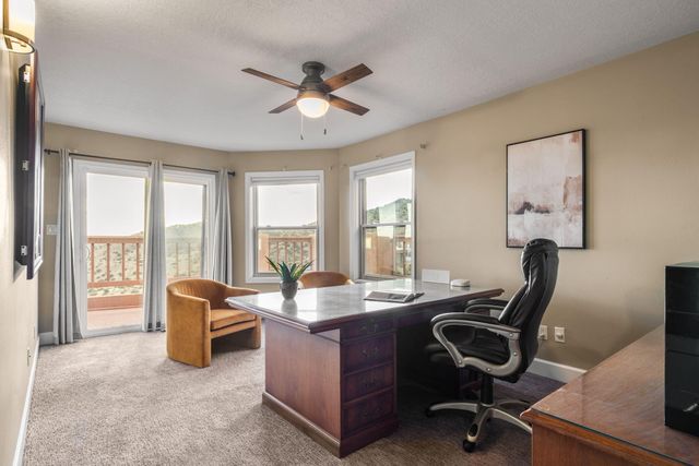 18 Tierra Monte Drive NE, Albuquerque, NM 87122
