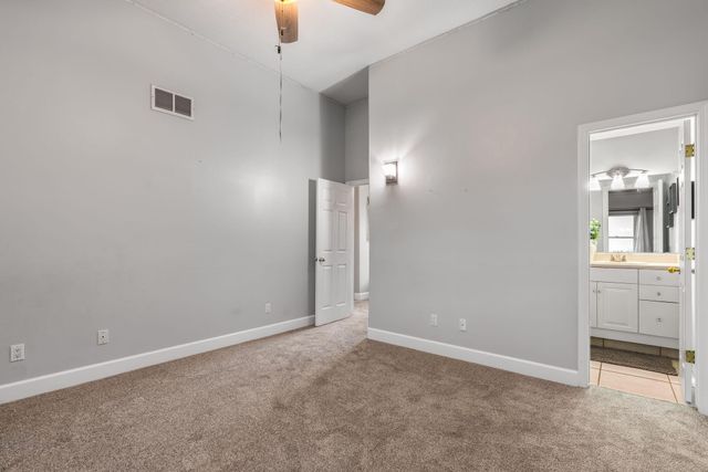 18 Tierra Monte Drive NE, Albuquerque, NM 87122