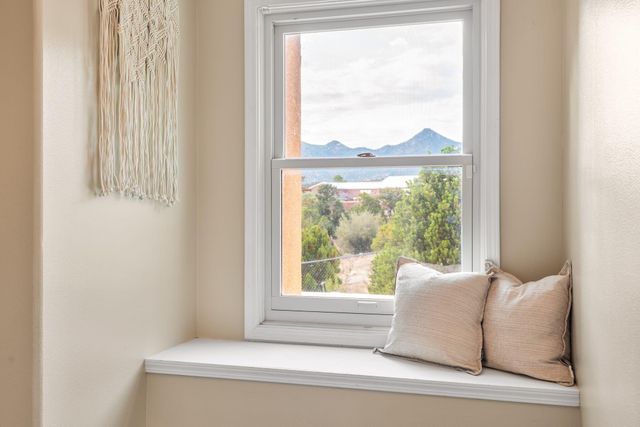 18 Tierra Monte Drive NE, Albuquerque, NM 87122
