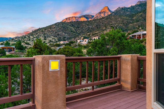 18 Tierra Monte Drive NE, Albuquerque, NM 87122
