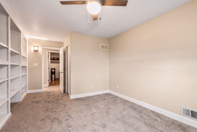 18 Tierra Monte Drive NE, Albuquerque, NM 87122