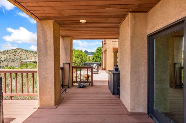 18 Tierra Monte Drive NE, Albuquerque, NM 87122