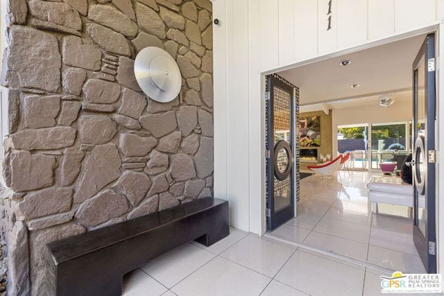 611 W Leisure Way, Palm Springs, CA 92262