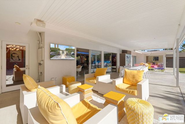 611 W Leisure Way, Palm Springs, CA 92262